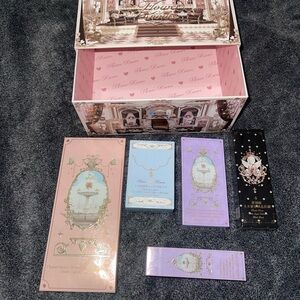 Flower Knows Amethyst Charm Set